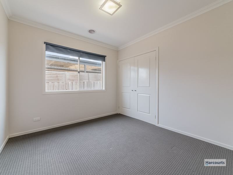 24 Harmon Drive, Drouin VIC 3818