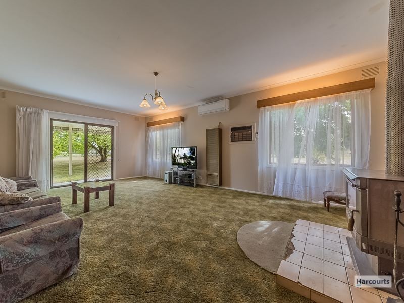 71 Gardner Holman Road, Drouin VIC 3818