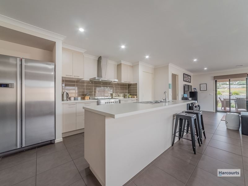 5 Samuel Drive, Drouin VIC 3818