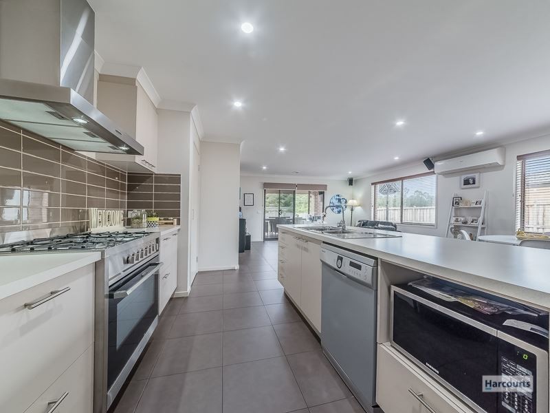 5 Samuel Drive, Drouin VIC 3818