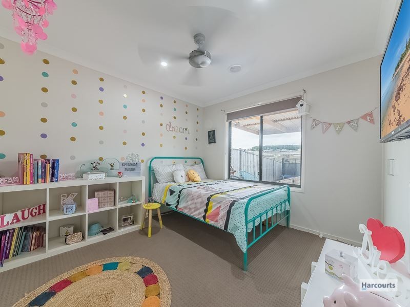 5 Samuel Drive, Drouin VIC 3818