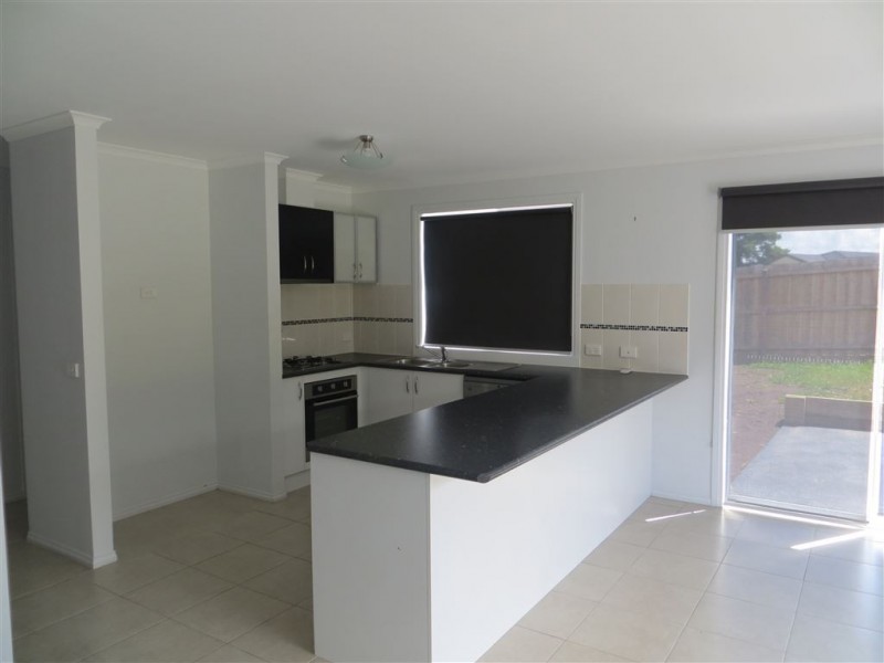 1 Namel Court, Drouin VIC 3818