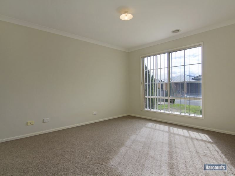 35 Lyndhurst Square, Drouin VIC 3818