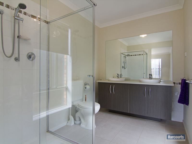 35 Lyndhurst Square, Drouin VIC 3818