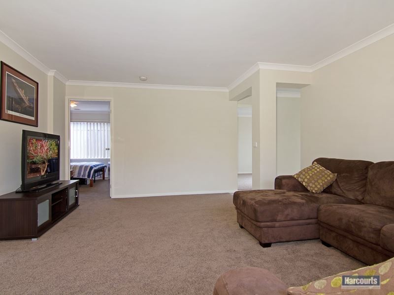 35 Lyndhurst Square, Drouin VIC 3818