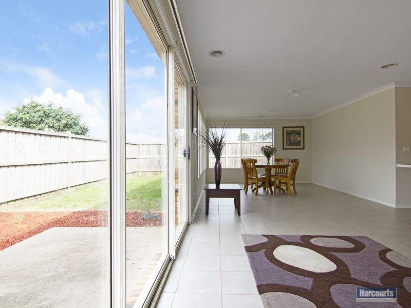 35 Lyndhurst Square, Drouin VIC 3818