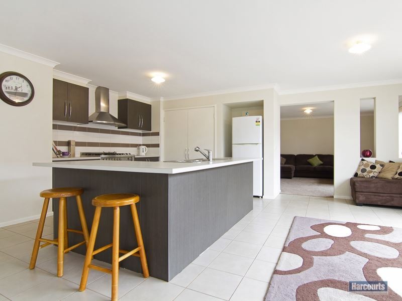 35 Lyndhurst Square, Drouin VIC 3818