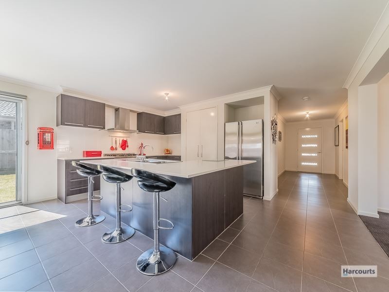 31 Rivendale Crescent, Drouin VIC 3818