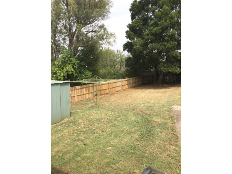 8 Bertram Street, Drouin VIC 3818