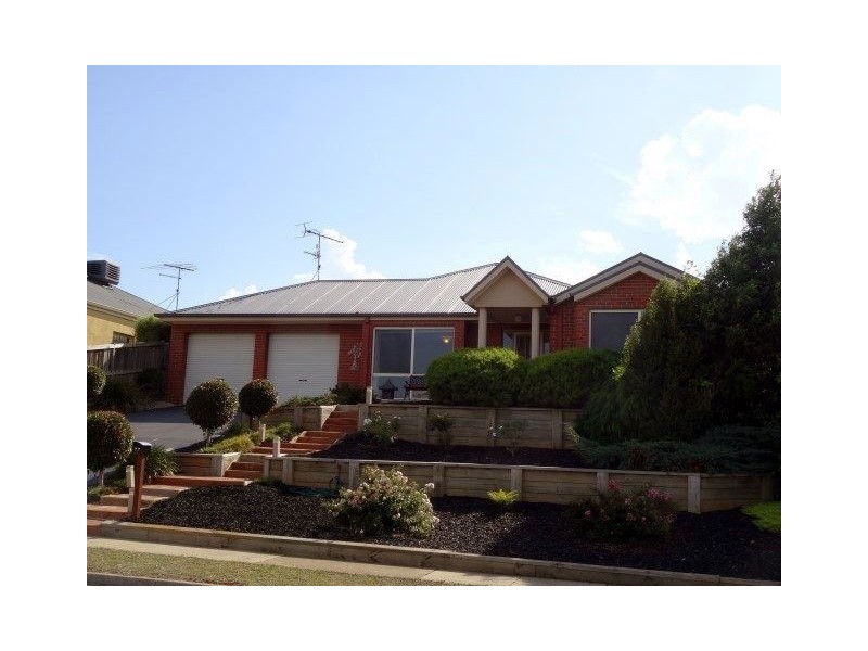 77 Twin Ranges Drive, Warragul VIC 3820