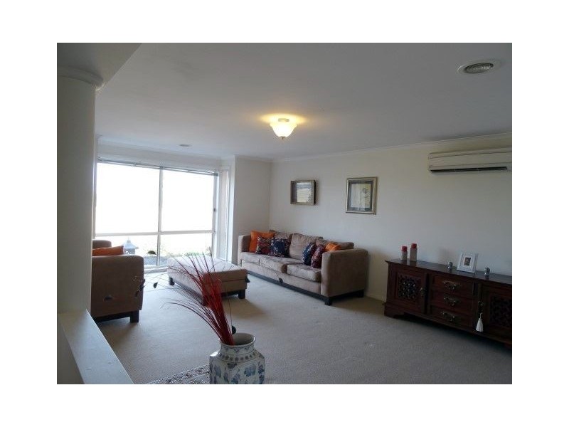 77 Twin Ranges Drive, Warragul VIC 3820