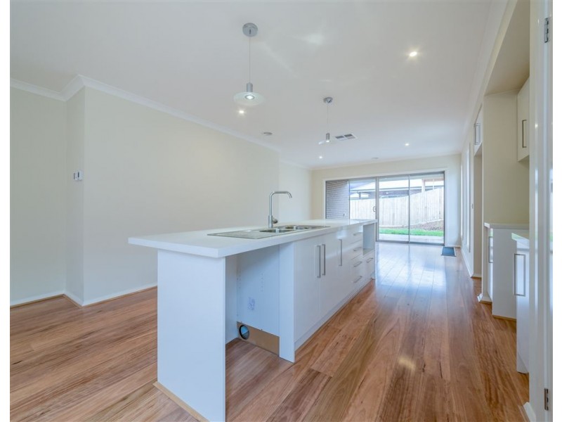 15 Ajax Street, Drouin VIC 3818
