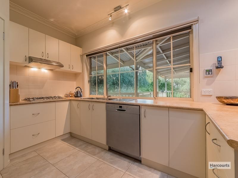 6 Sherwood Court, Drouin VIC 3818