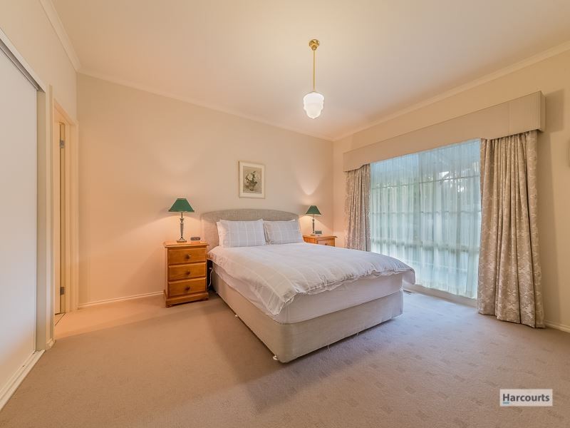 6 Sherwood Court, Drouin VIC 3818