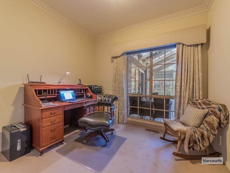 6 Sherwood Court, Drouin VIC 3818