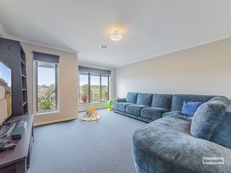 87 Jackson Drive, Drouin VIC 3818