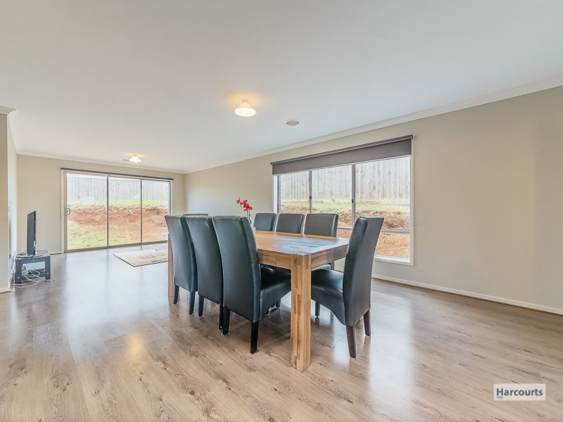 87 Jackson Drive, Drouin VIC 3818