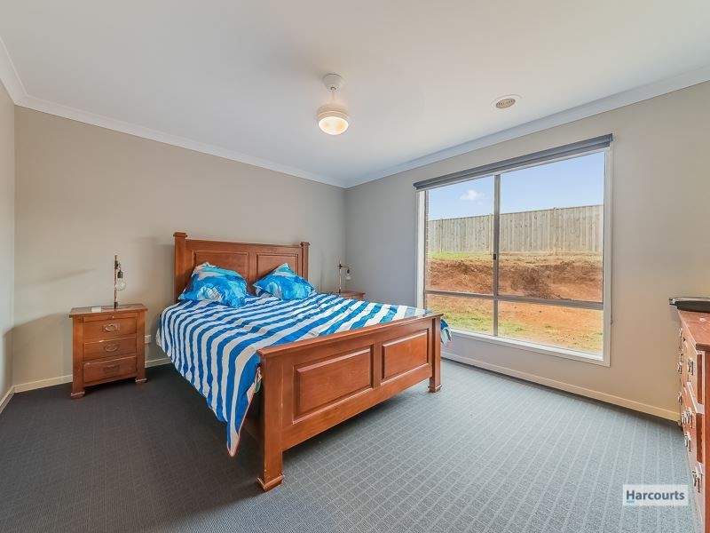 87 Jackson Drive, Drouin VIC 3818
