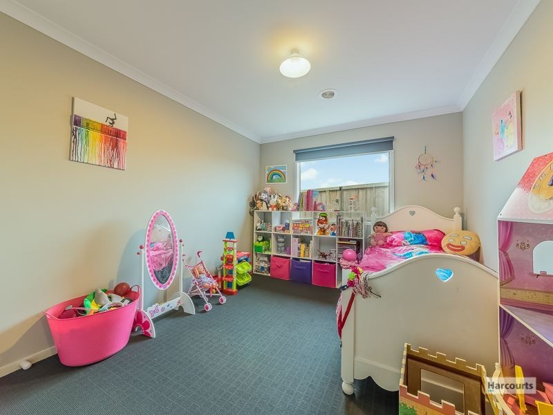 87 Jackson Drive, Drouin VIC 3818