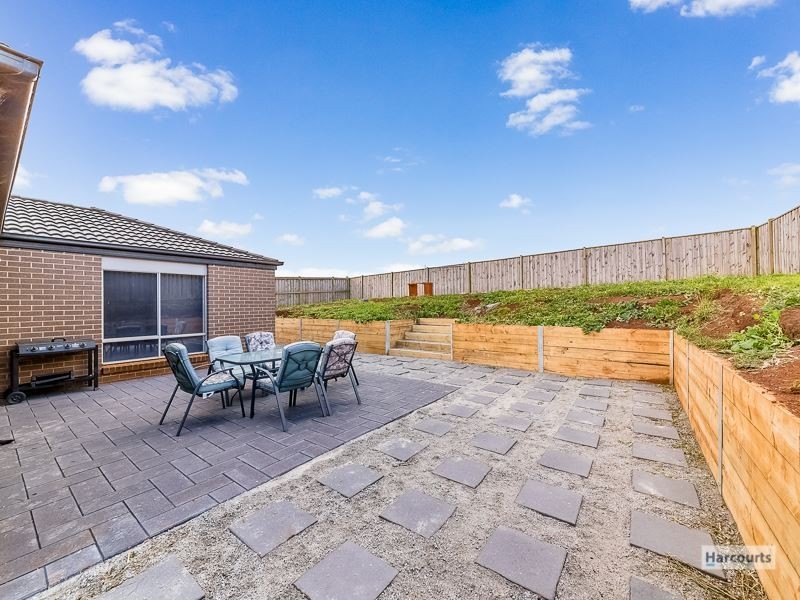 87 Jackson Drive, Drouin VIC 3818