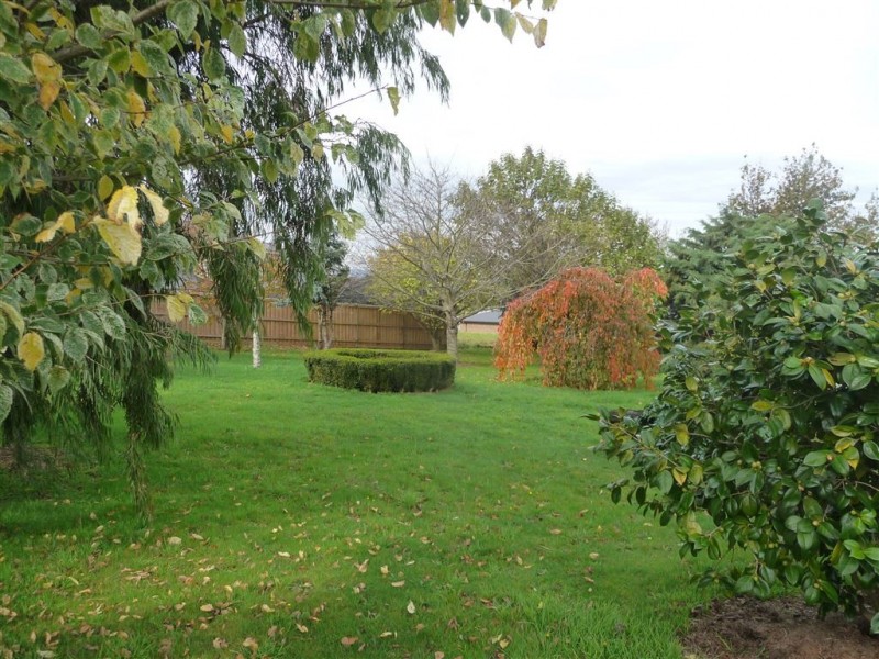 8 Valley Vista Drive, Warragul VIC 3820