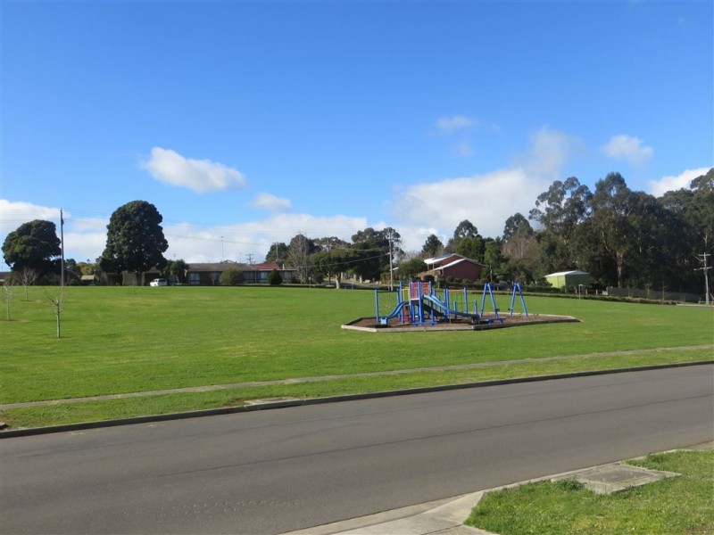 24 McMillan Drive, Warragul VIC 3820