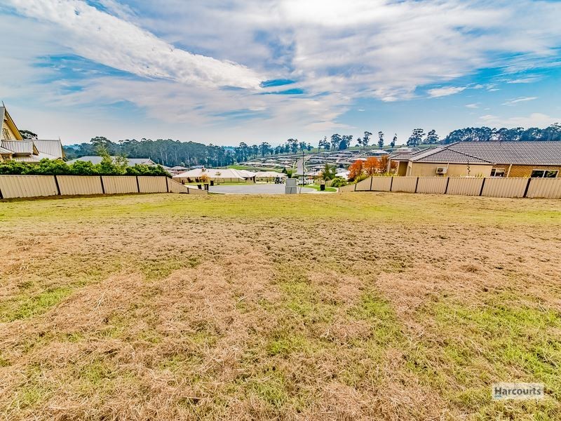 9 Crystal Court, Drouin VIC 3818