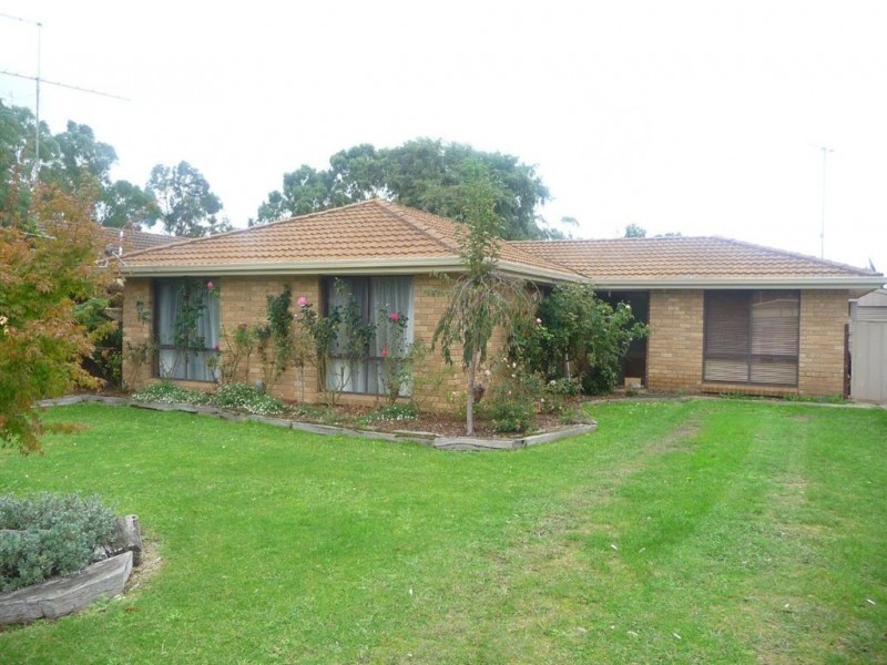 11 Boronia Street, Drouin VIC 3818