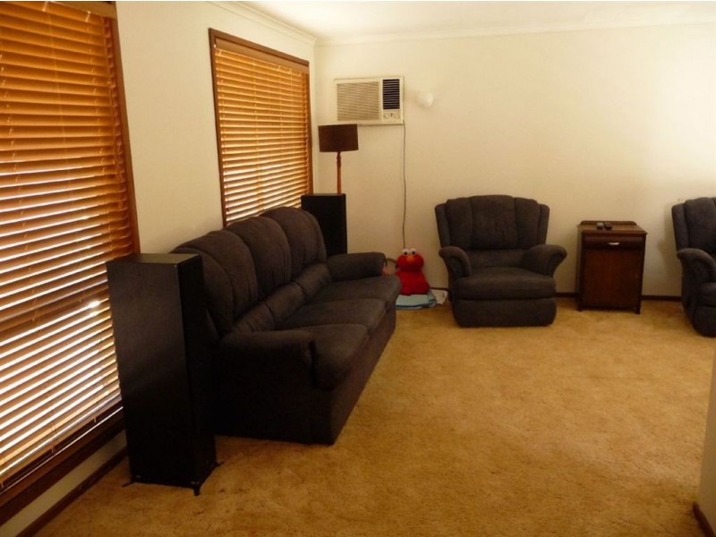 11 Boronia Street, Drouin VIC 3818