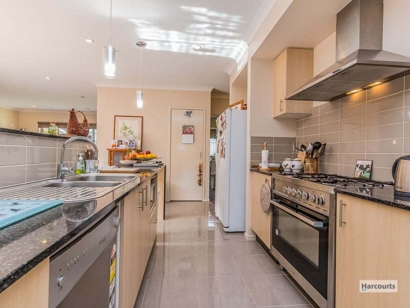 4 Rivendale Crescent, Drouin VIC 3818