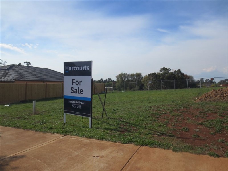 73 Jackson Drive, Drouin VIC 3818