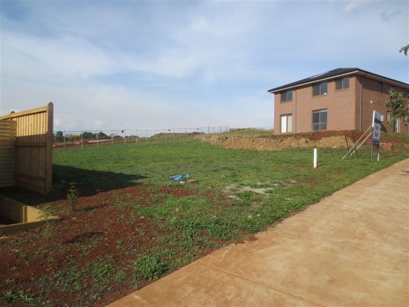 73 Jackson Drive, Drouin VIC 3818