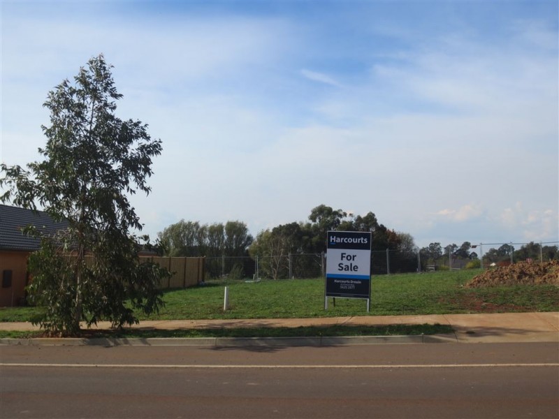 73 Jackson Drive, Drouin VIC 3818