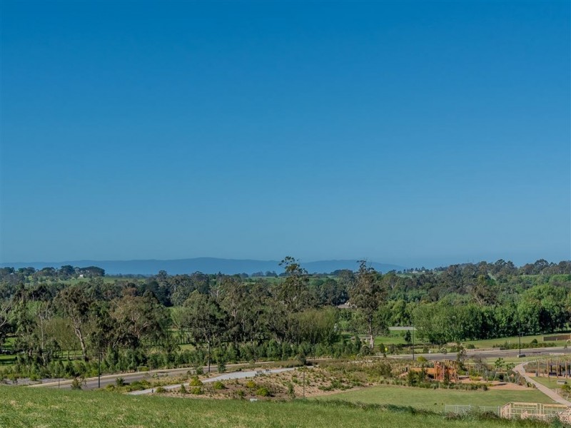 73 Jackson Drive, Drouin VIC 3818