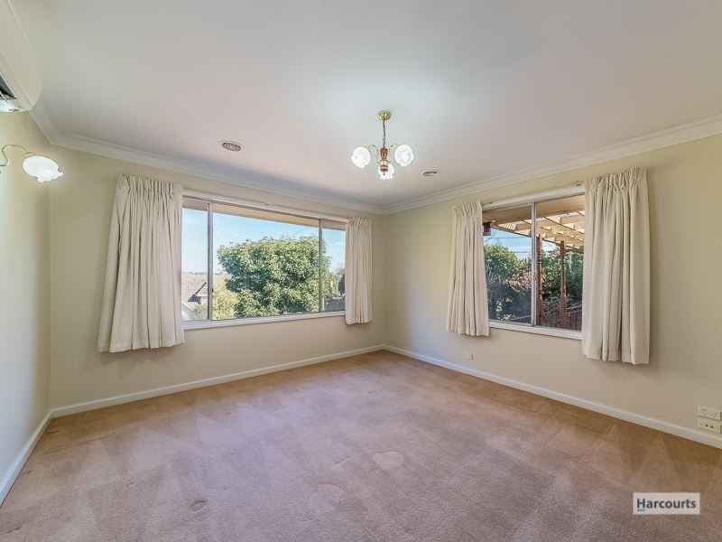 27 Clifford Street, Warragul VIC 3820