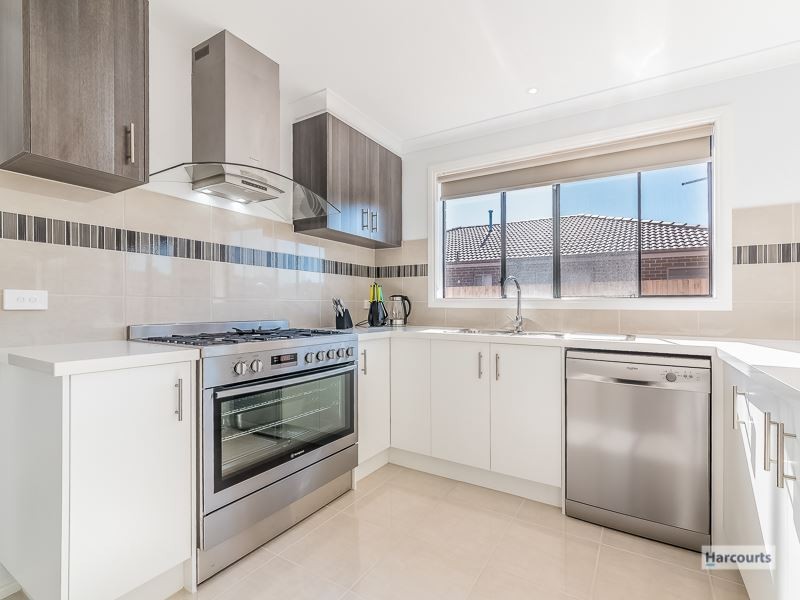 42 Pepper Crescent, Drouin VIC 3818