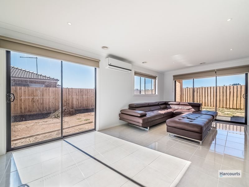 42 Pepper Crescent, Drouin VIC 3818