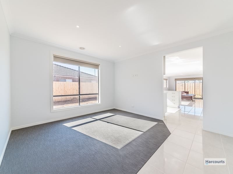 42 Pepper Crescent, Drouin VIC 3818