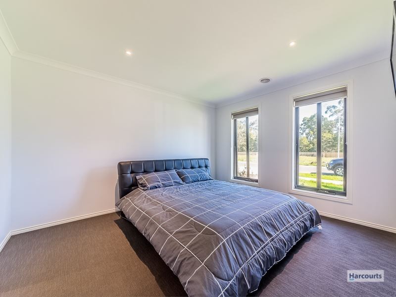 42 Pepper Crescent, Drouin VIC 3818