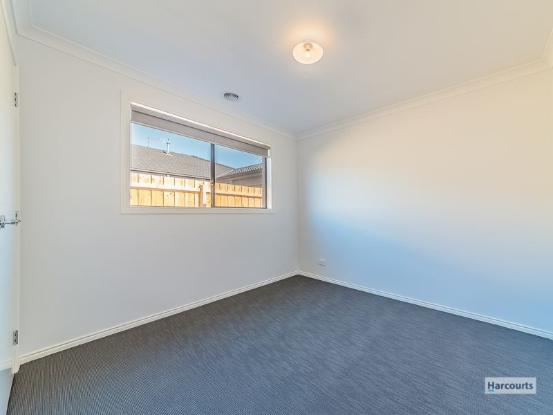 42 Pepper Crescent, Drouin VIC 3818