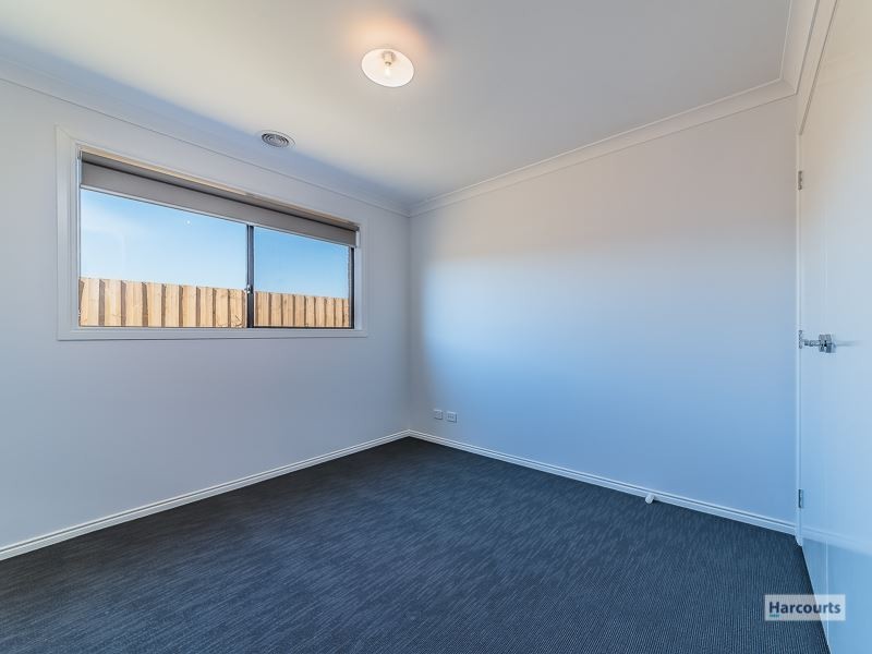 42 Pepper Crescent, Drouin VIC 3818