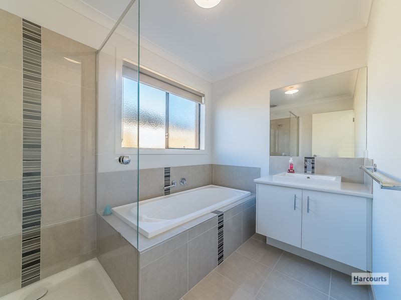 42 Pepper Crescent, Drouin VIC 3818