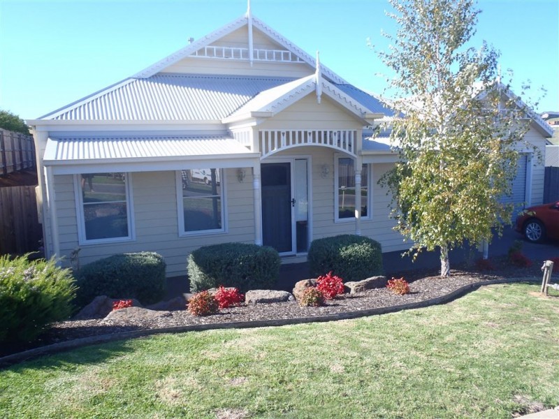 6 Skipton Street, Drouin VIC 3818