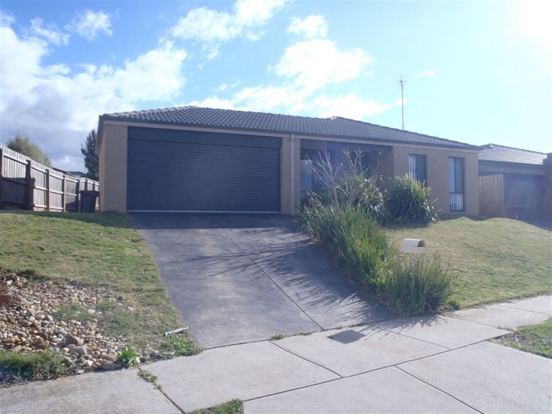 13 Harmon Drive, Drouin VIC 3818