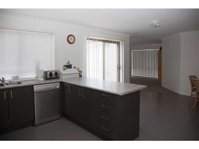 13 Harmon Drive, Drouin VIC 3818