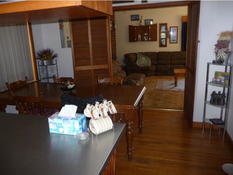 6 Balmoral Crescent, Drouin VIC 3818