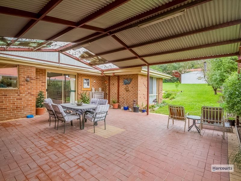 4 Railway Avenue, Garfield VIC 3814