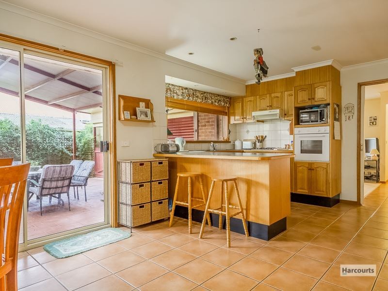 4 Railway Avenue, Garfield VIC 3814