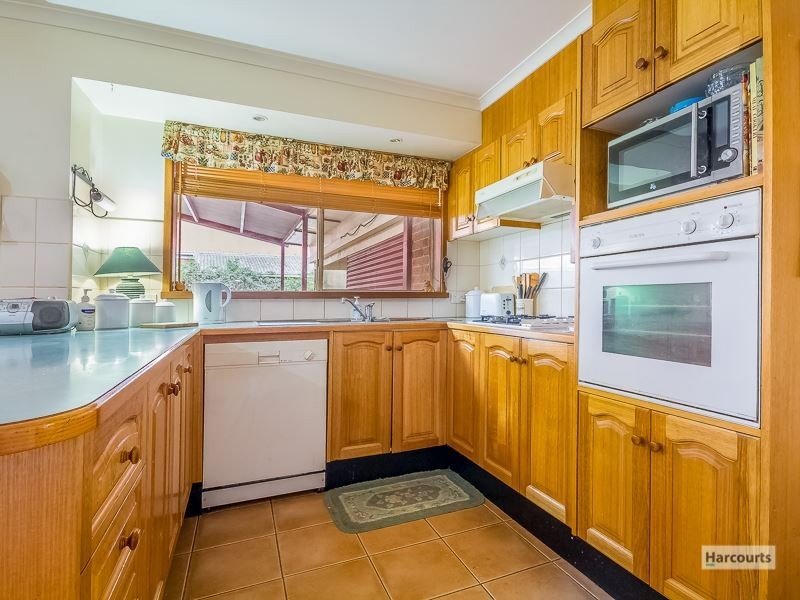 4 Railway Avenue, Garfield VIC 3814