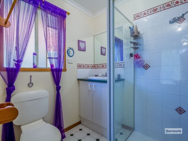 4 Railway Avenue, Garfield VIC 3814